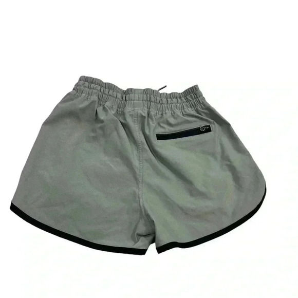 Lululemon Varsity Short Black Tie waist Pockets Gym Lift Crosstrain Size 4 - Picture 5 of 7